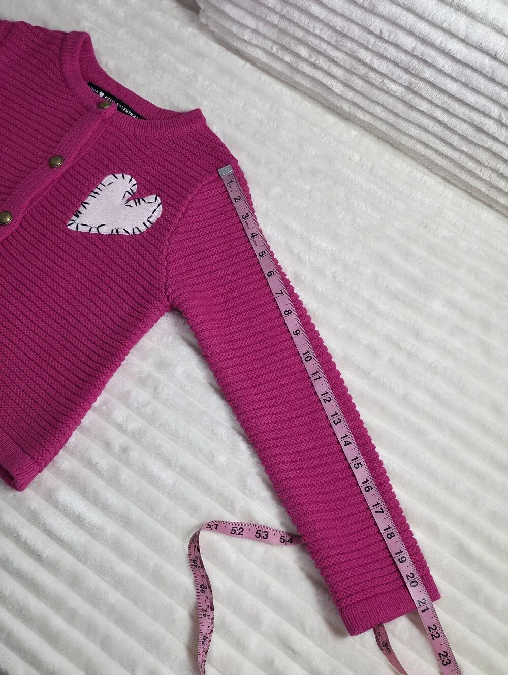 AQUA x Kerri Rosenthal Heart Patch Cardigan - Exclusive, XS, Pink, Cropped Knit